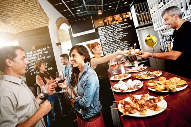 Découvrir la gastronomie de Saint Sébastien : pintxos-bar