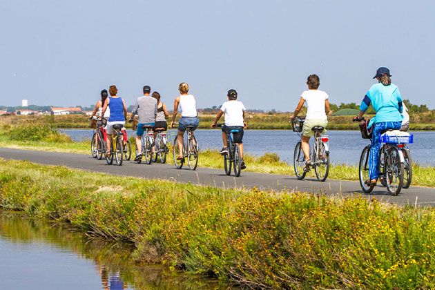 Activités Team Building : promenade-a-velo-ile-de-ré