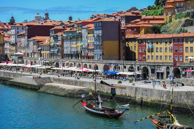 Séjour CSE à Porto : Bateau-Rabelo-tour-des-6 ponts