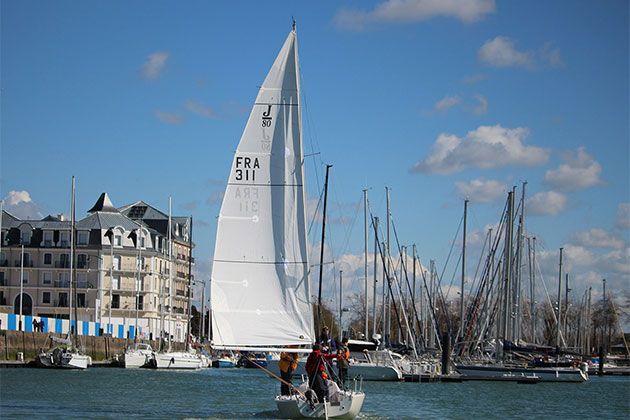 Séminaire entreprise en Normandie : deauville-yacht-club